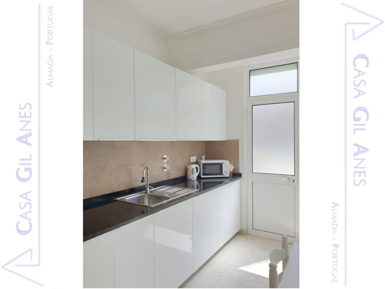 Casa Gil Anes Apartment Almada Exterior photo